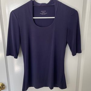 Deep scoopneck 3/4 sleeve